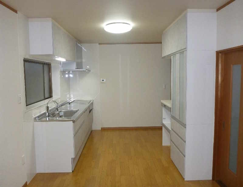 スタイリッシュなLDKのある二世帯住宅